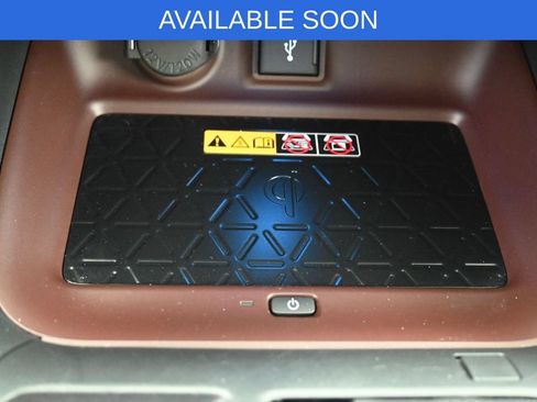 Used 2022 Toyota RAV4 Limited AWD/4WD image 26