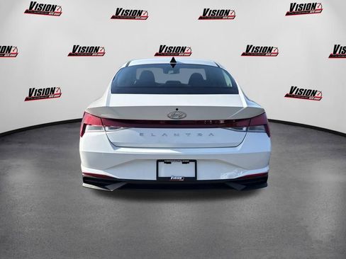 Used 2023 Hyundai Elantra SE FWD image 4