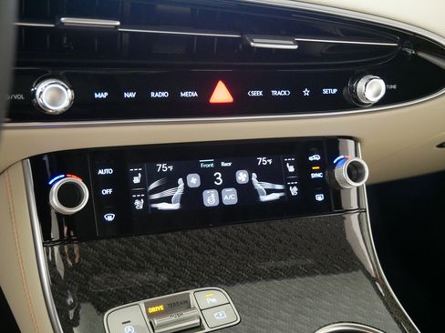 Used 2026 Genesis GV70 3.5T Sport Prestige image 23