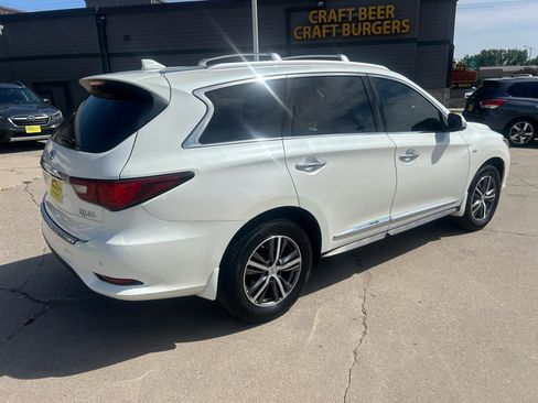 Used 2019 INFINITI QX60 Luxe w/ Essential Package AWD/4WD image 3
