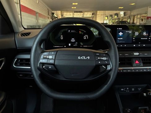 Used 2025 Kia K4 FWD image 33