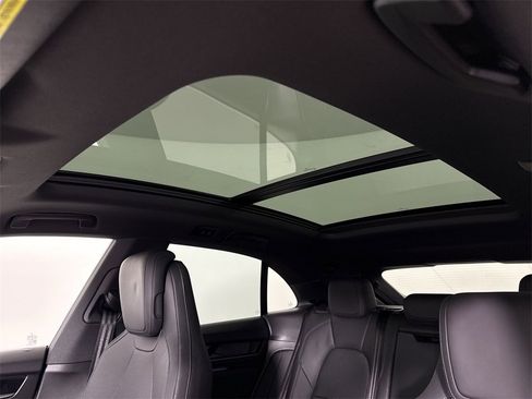 Certified 2025 Porsche Macan 4 Electric image 43