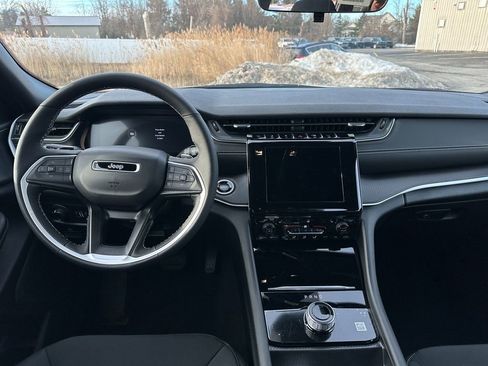 New 2025 Jeep Grand Cherokee L Laredo w/ Luxury Tech Group I image 4