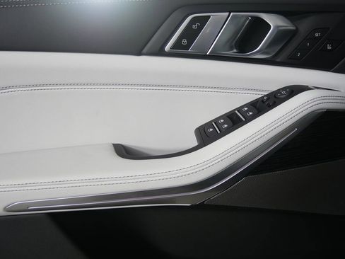 Used 2026 BMW X5 sDrive40i RWD image 9