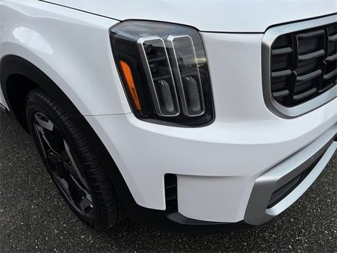 Used 2025 Kia Telluride S image 30