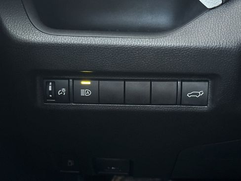 Certified 2022 Toyota RAV4 XLE image 33