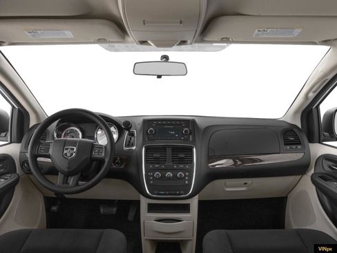 Used 2016 Dodge Grand Caravan SXT image 4