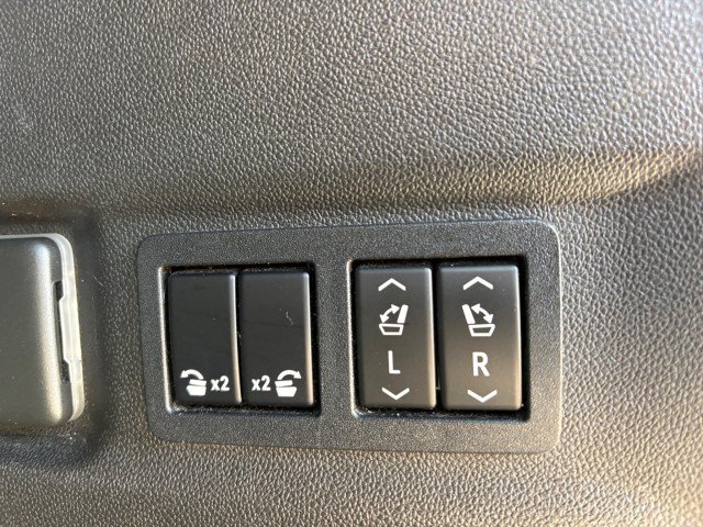 Used 2021 GMC Yukon XL SLT w/ SLT Luxury Plus Package AWD/4WD image 21