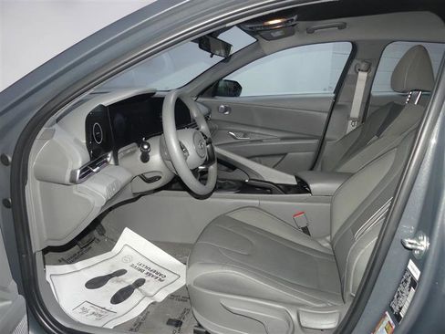 Used 2024 Hyundai Elantra SEL FWD image 21