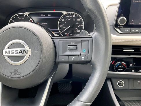 Used 2021 Nissan Rogue SV w/ Premium Package image 31