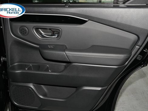 Certified 2025 Honda Pilot EX-L image 16