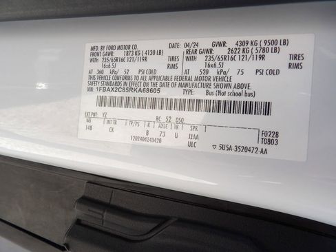 Used 2024 Ford Transit 350 XLT image 38