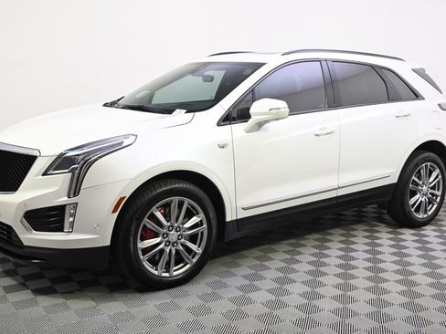 Certified 2025 Cadillac XT5 Sportv w/ Technology Package AWD/4WD image 2