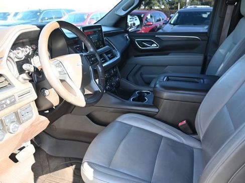 Used 2021 Chevrolet Tahoe Z71 w/ Z71 Signature Package image 9