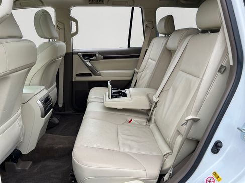 Used 2019 Lexus GX 460 Premium w/ Premium Package image 12