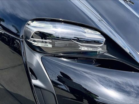 Used 2024 Porsche Taycan image 27