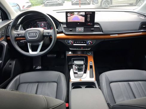 Used 2023 Audi Q5 2.0T Premium w/ Convenience Package AWD/4WD image 9