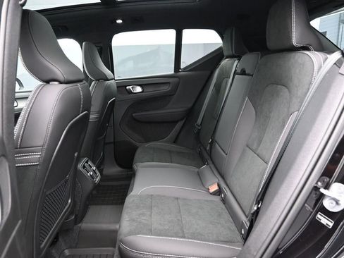 New 2026 Volvo XC40 B5 Ultra w/ Protection Package Premier image 9