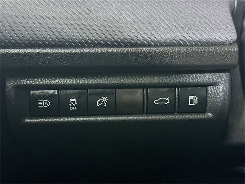 Used 2025 Toyota Camry SE image 21