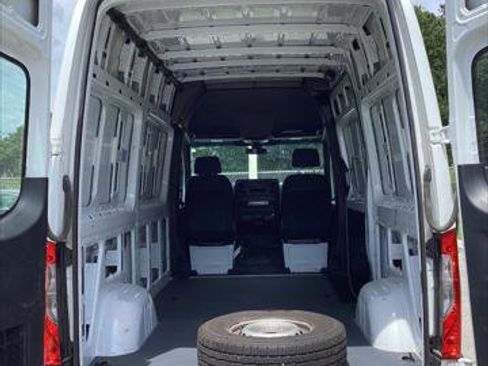 Used 2022 Mercedes-Benz Sprinter 2500 image 11