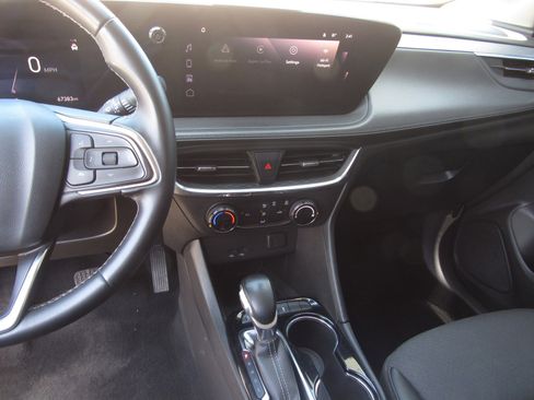 Used 2024 Buick Encore GX Preferred FWD image 17