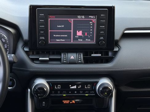 Used 2019 Toyota RAV4 XLE Premium FWD image 17