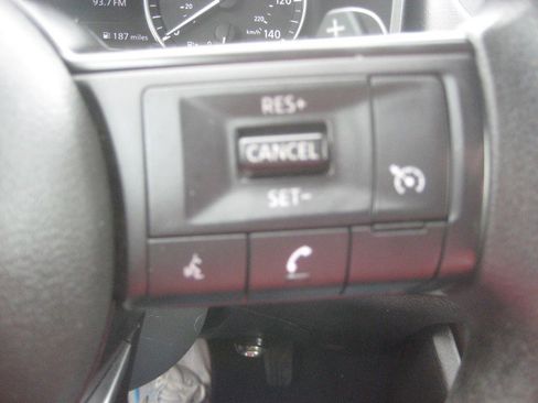 Used 2021 Nissan Rogue S AWD/4WD image 24