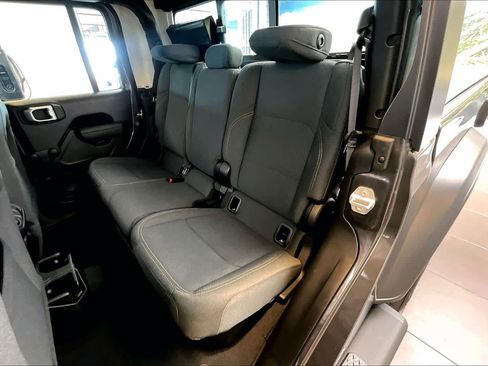 Used 2024 Jeep Gladiator Sport image 20