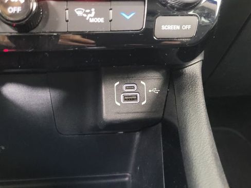 Used 2022 Jeep Compass Limited image 30