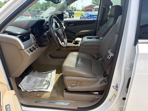 Used 2017 GMC Yukon SLT w/ Premium Edition AWD/4WD image 10