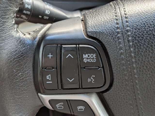 Used 2017 Toyota Sienna XLE FWD image 27