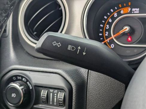 Used 2022 Jeep Wrangler Sport AWD/4WD image 15