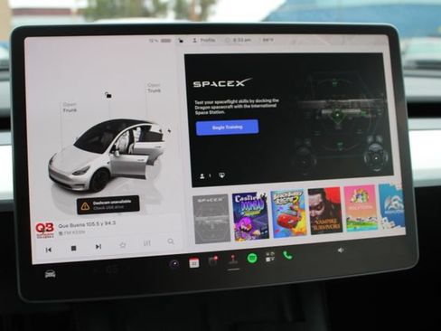 Used 2023 Tesla Model Y Performance AWD/4WD image 19