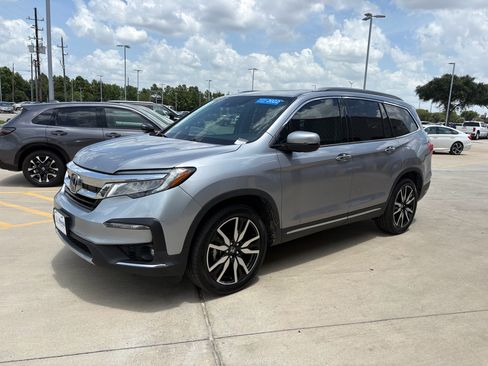 Certified 2022 Honda Pilot Touring image 3
