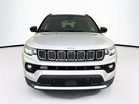 Used 2025 Jeep Compass Limited AWD/4WD image 2