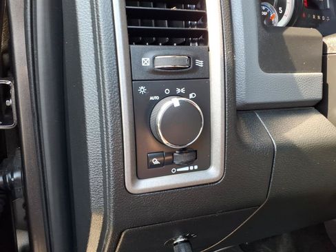 Used 2015 RAM 2500 Tradesman w/ Chrome Appearance Group AWD/4WD image 19
