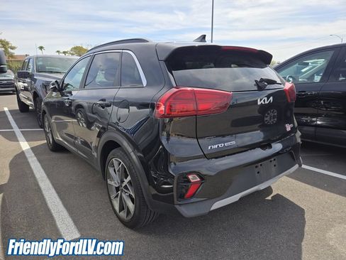 Used 2022 Kia Niro Touring Special Edition FWD image 3