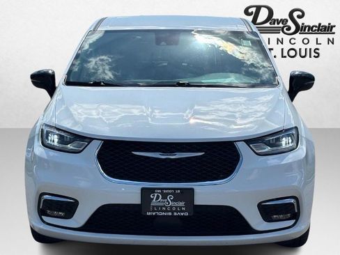 Used 2024 Chrysler Pacifica Limited FWD image 8
