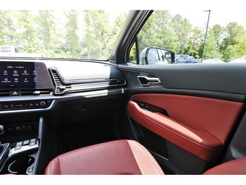 Used 2025 Kia Sportage SX FWD image 8