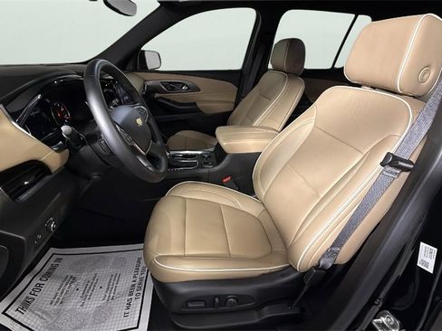Used 2023 Chevrolet Traverse Premier image 17