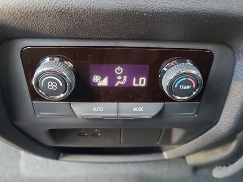 New 2026 Chevrolet Traverse LT w/ Sun and Wheel Package FWD image 17