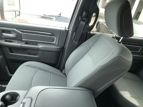 Used 2024 RAM 2500 Big Horn w/ Safety Group image 23