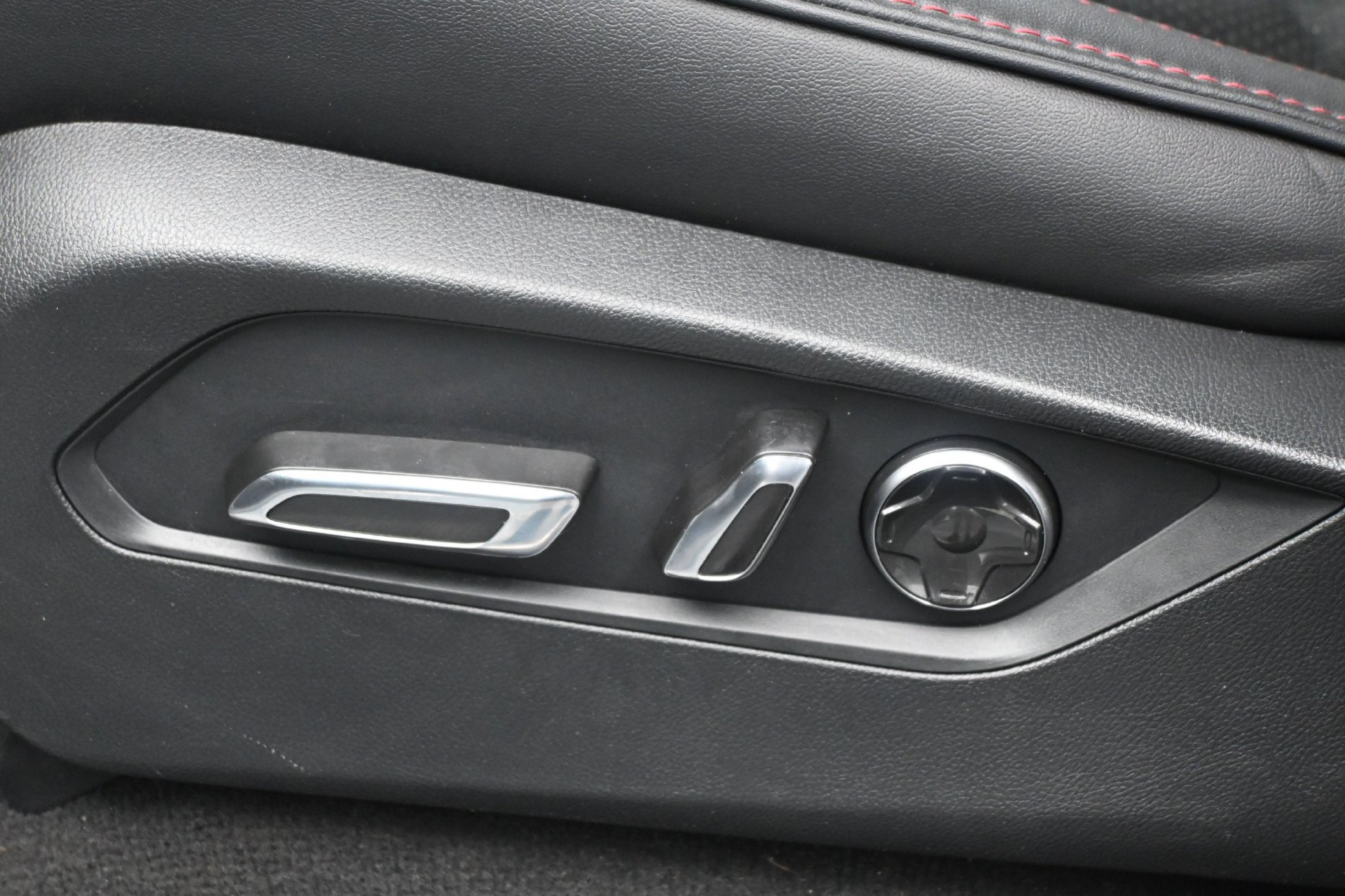 Used 2023 Acura MDX A-Spec AWD/4WD image 22