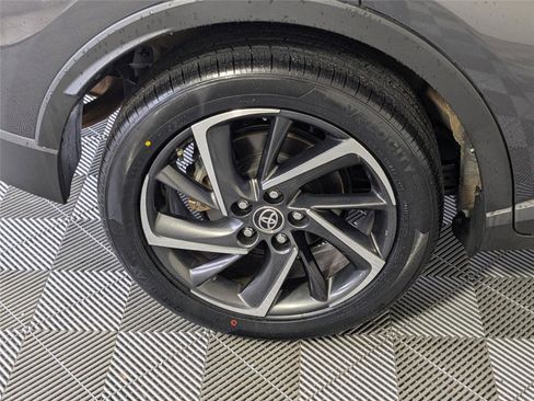 Certified 2022 Toyota C-HR Limited image 8