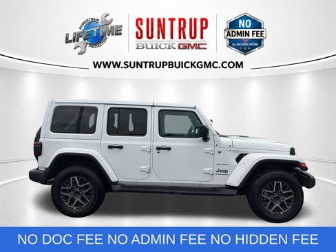 Used 2024 Jeep Wrangler Unlimited Sahara AWD/4WD image 3