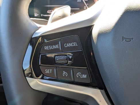 Used 2025 BMW 330i Sedan w/ Premium Package image 18