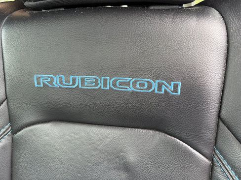 Used 2022 Jeep Wrangler Unlimited Rubicon 4xe w/ Cold Weather Group AWD/4WD image 23