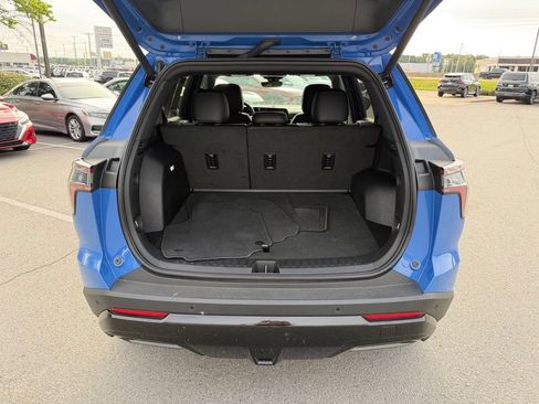 Used 2025 Chevrolet Equinox RS w/ Safety and Technology Package FWD image 9
