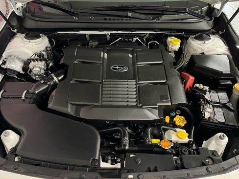 Used 2016 Subaru Outback 3.6R Limited image 6