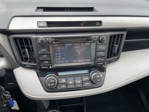 Used 2016 Toyota RAV4 XLE AWD/4WD image 18
